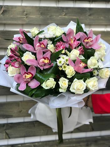 Букет цветов из: Розы и Хризантемы в Пехорке