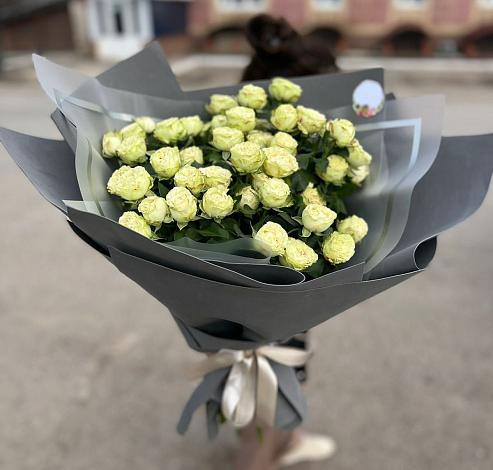 Букет Белые кустовые розы Солинеро в Пехорке